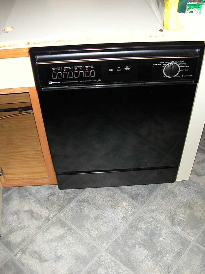 How to Stop Dishwasher Odors Before They Spread Through the Kitchen