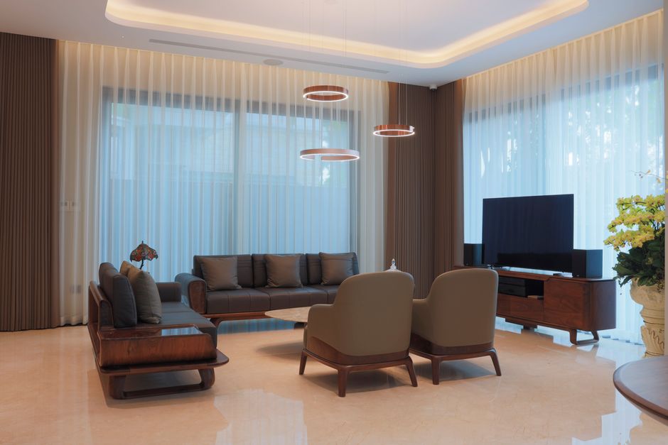 Stylish living room with contemporary furniture and elegant lighting.