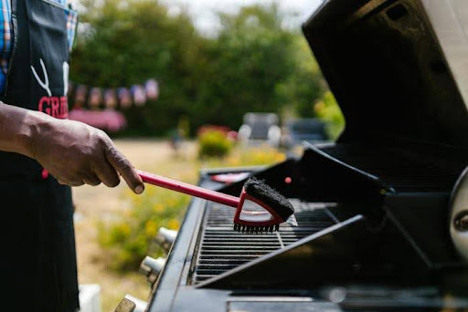 Cleaning Your Grill Grates Before Your Next BBQ Hangout Cleaning Your Grill Grates Before Your Next BBQ Hangout
